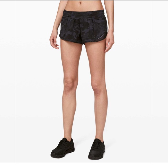 Lululemon Hotty Hot Low Rise Shorts 2.5” Black Multi Incognito Camo Size 10 Tall - Picture 6 of 13